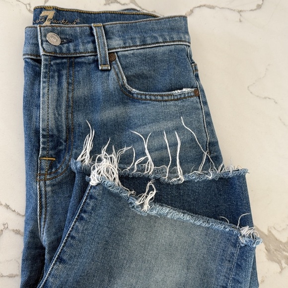 7 FOR ALL MANKIND High Waist Bermuda Denim Shorts Size 26 Medium Wash Raw Hem - Picture 13 of 15